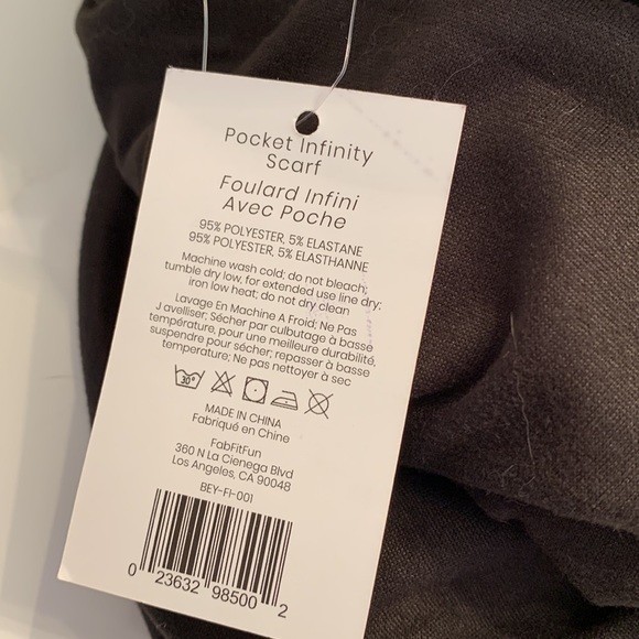 NWT Beyond Yoga Black Soft Infinity Scarf with Pocket NWT - Picture 5 of 9